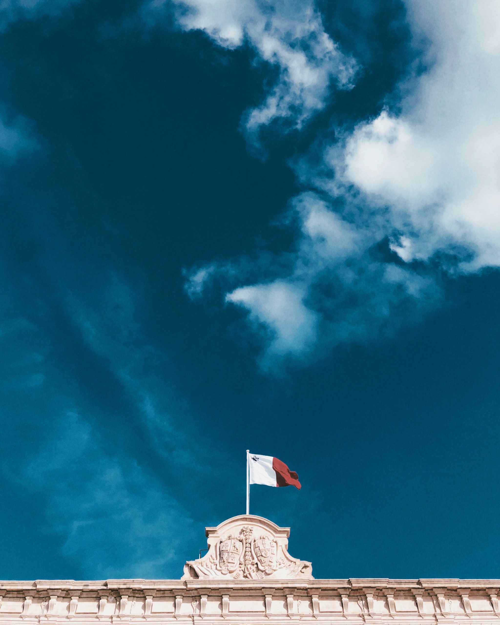max-kobus-Dal-LKcT9xU-unsplash